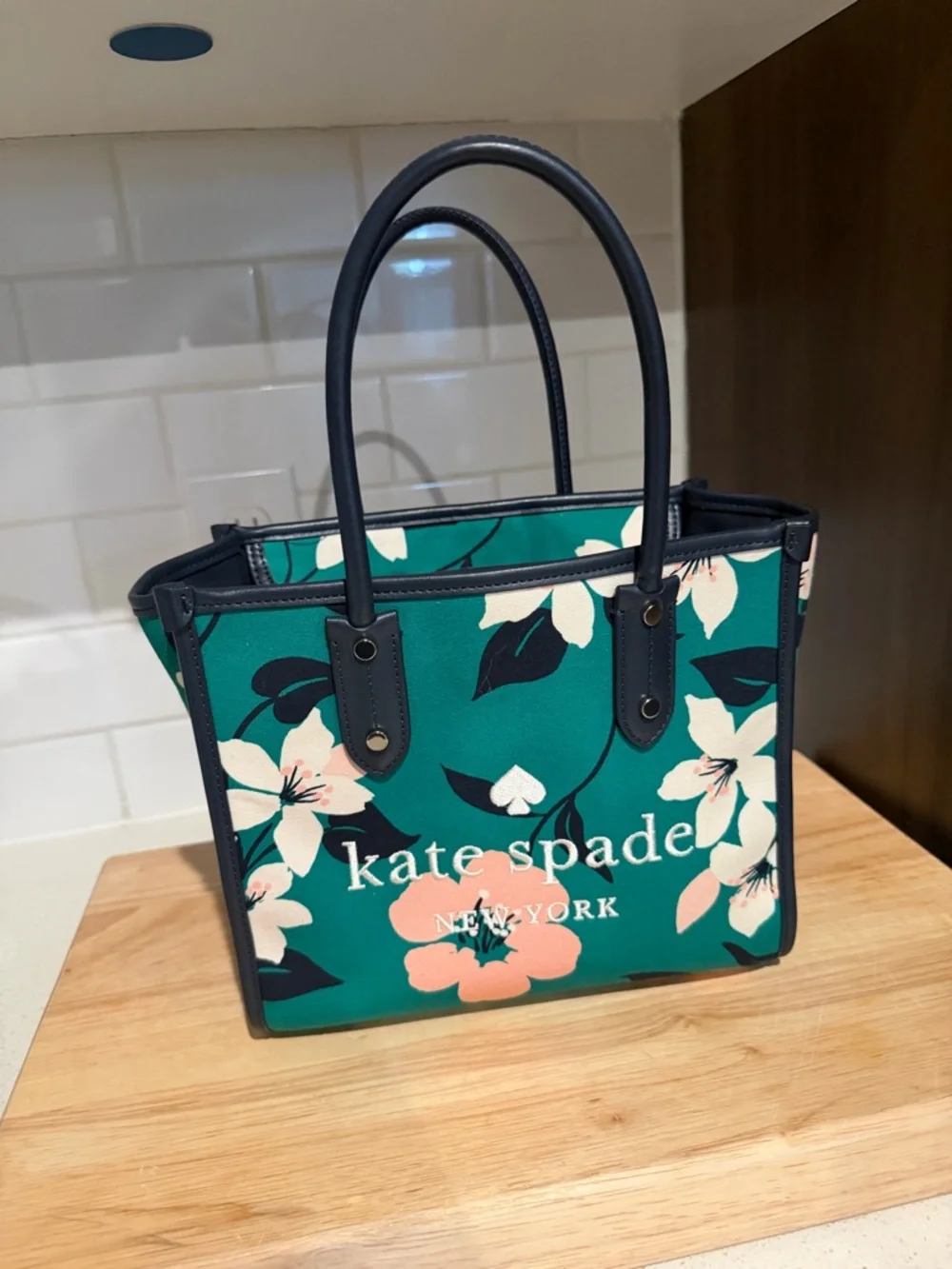 kate spade Green Floral Tote with Pink and Cream Blooms - Picture 8 of 12